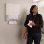 Mini distributeur Tork PeakServe pour essuie-mains continus™ blanc H5